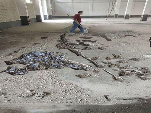 河北石家莊物流倉儲舊地面坑洞修補(bǔ)中！坑洞太多，點開會有不適！