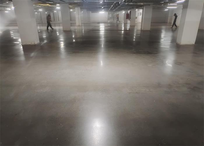 石家莊某車庫固化地坪施工！
